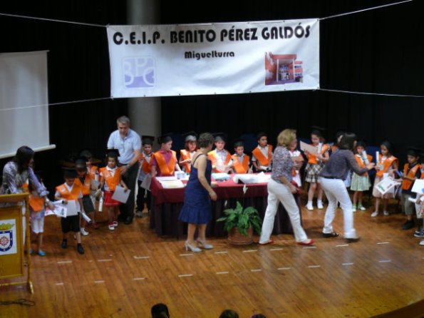 acto fin de curso cp benito perez galdos-junio 2010-fuente area comunicacion municipal-16