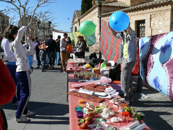 mercadillo-solidario-28-01-2011-fuente-area-comunicacion-municipal-079