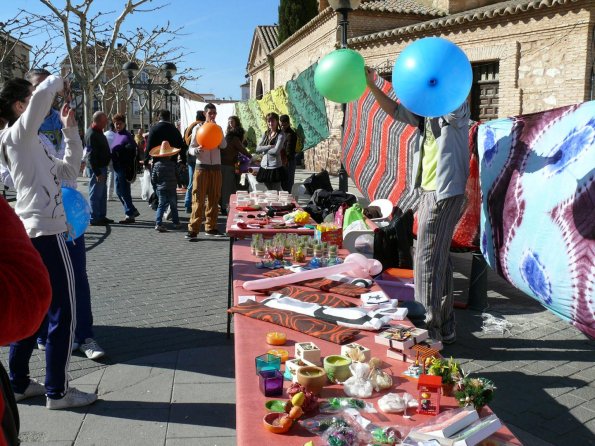 mercadillo-solidario-28-01-2011-fuente-area-comunicacion-municipal-081