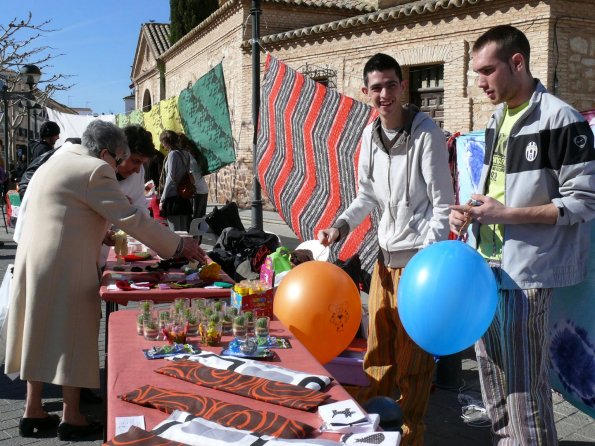 mercadillo-solidario-28-01-2011-fuente-area-comunicacion-municipal-086