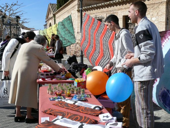 mercadillo-solidario-28-01-2011-fuente-area-comunicacion-municipal-091