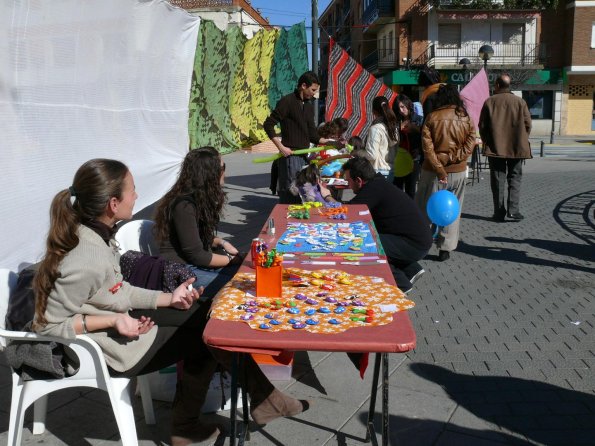 Mercadillo Solidario-28-01-2011-fuente Area Comunicacion Municipal-142