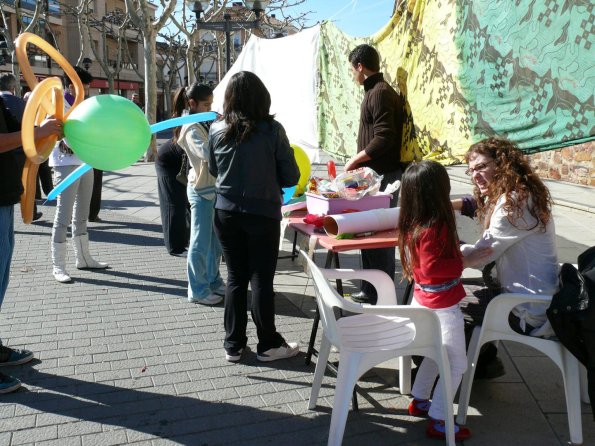 mercadillo-solidario-28-01-2011-fuente-area-comunicacion-municipal-197