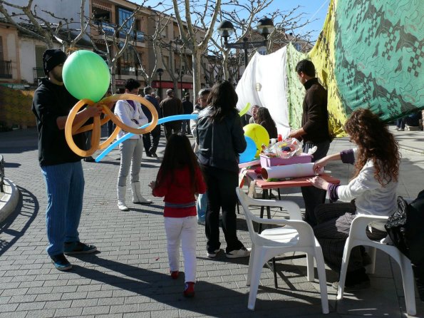 mercadillo-solidario-28-01-2011-fuente-area-comunicacion-municipal-198