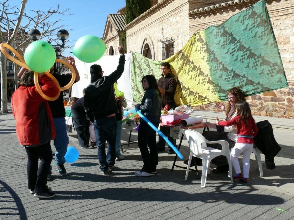 Mercadillo Solidario-28-01-2011-fuente Area Comunicacion Municipal-210