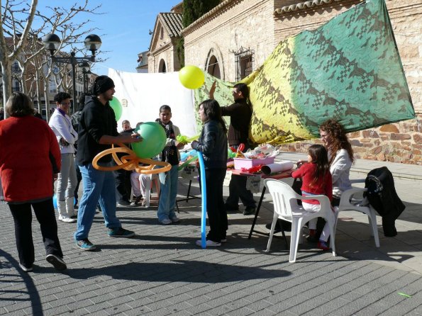 Mercadillo Solidario-28-01-2011-fuente Area Comunicacion Municipal-215