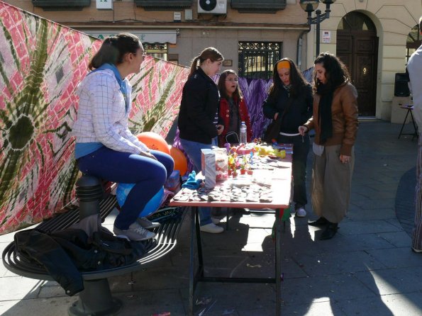 Mercadillo Solidario-28-01-2011-fuente Area Comunicacion Municipal-235