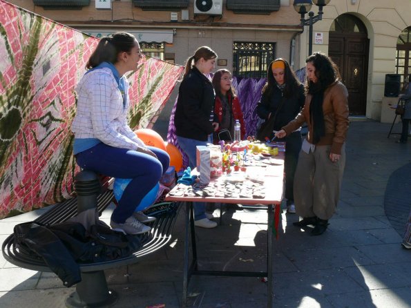 Mercadillo Solidario-28-01-2011-fuente Area Comunicacion Municipal-236