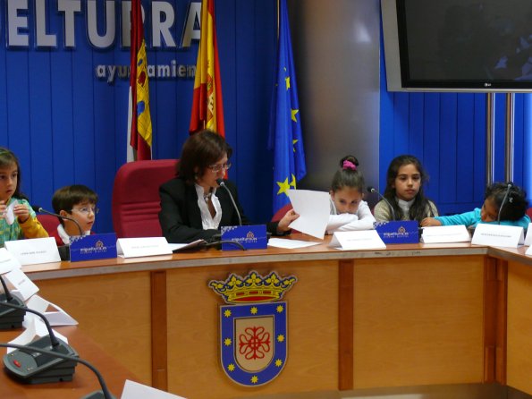 Pleno Infantil-19-11-2010-fuente Area Comunicacion Municipal-075