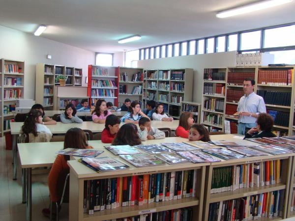 Taller Biblioteca Municipal y Colegios-17-3-2009-fuente www.miguelturra.es - 3