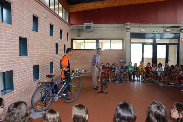 taller de bicicletas en el Clara Campoamor-2014-09-18-fuente Area Comunicacion Municipal-02