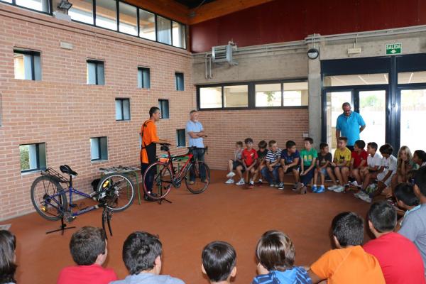 taller de bicicletas en el Clara Campoamor-2014-09-18-fuente Area Comunicacion Municipal-25