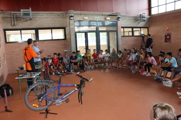 taller de bicicletas en el Clara Campoamor-2014-09-18-fuente Area Comunicacion Municipal-27