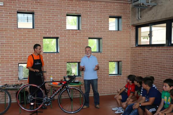 taller de bicicletas en el Clara Campoamor-2014-09-18-fuente Area Comunicacion Municipal-29