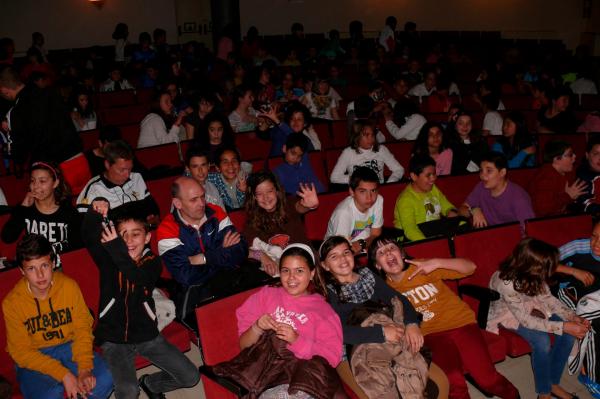 teatro in english del CP El Pradillo-2014-03-28-fuente Area de Comunicacion Municipal-01