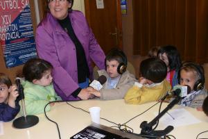 visita CP Clara a la Radio Municipal