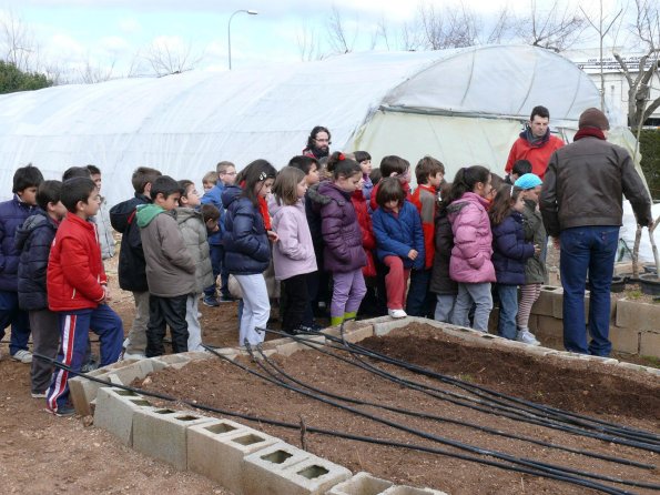 Visita al Vivero Municipal CP Clara Campoamor-2-03-2011-fuente Area Comunicacion Municipal-76