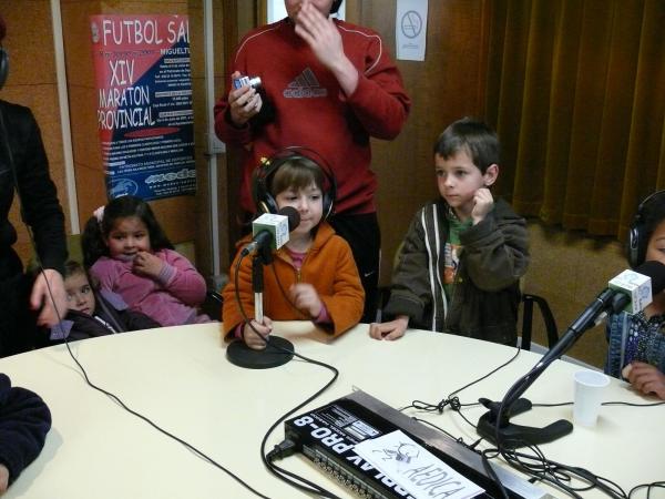 Alumnado del CP Pradillo en Radio Miguelturra - 13-3-2009 - Fuente Área Comunicación Municipal - 02