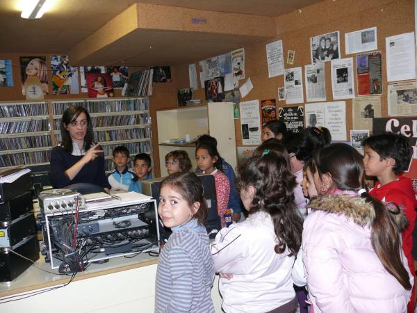 Alumnado del CP Pradillo en Radio Miguelturra- 24-3-2009- Fuente Área Comunicación Municipal - 09
