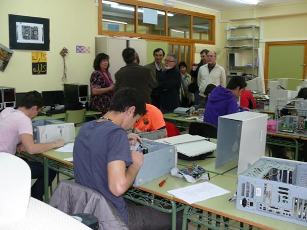 Visita Delegada Provincial de Educacion y Ciencia-20-04-2010-Fuente Area Comunicacion Municipal (22)