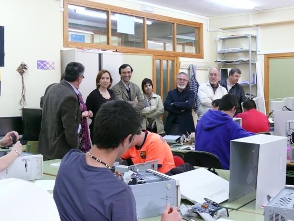 Visita Delegada Provincial de Educacion y Ciencia-20-04-2010-Fuente Area Comunicacion Municipal (29)