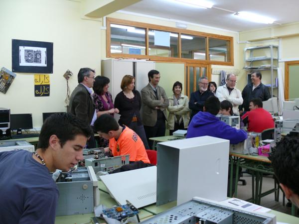 Visita Delegada Provincial de Educacion y Ciencia-20-04-2010-Fuente Area Comunicacion Municipal (31)