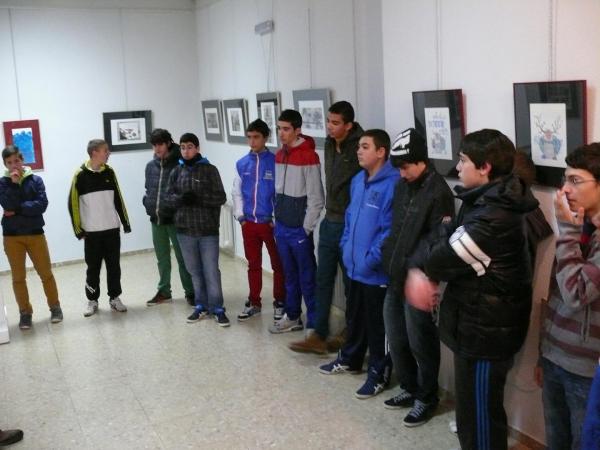 visita exposicion jovenes artistas-estudiantes instituto-2013-02-28-fuente area comunicacion municipal-29