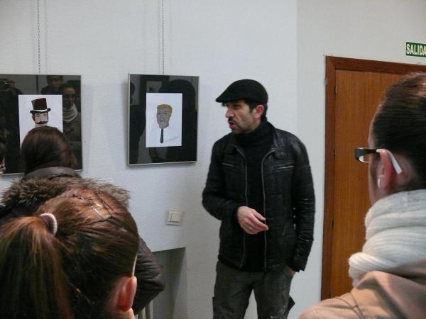 visita exposicion jovenes artistas-estudiantes instituto-2013-02-28-fuente area comunicacion municipal-42