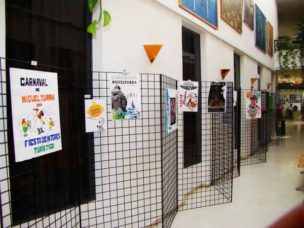 exposicion de los carteles presentados al carnaval 2014-fuente www.miguelturra.es-58