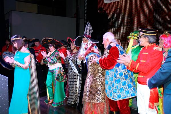 Pregon y coronacion nuevo Rey Carnaval-2014-02-28-fuente Area de Comunicacion Municipal-200