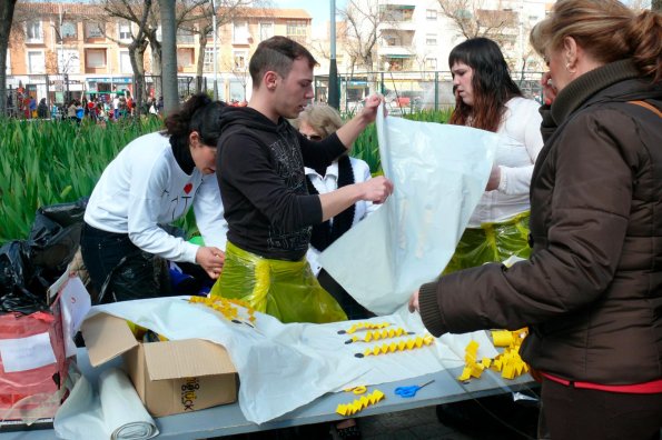 Concurso Trajes con materiales reciclados-2014-03-04-fuente Area de Comunicación Municipal-026