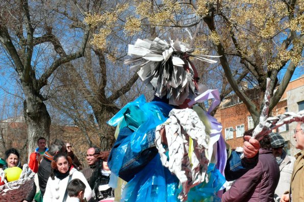 Concurso Trajes con materiales reciclados-2014-03-04-fuente Area de Comunicación Municipal-088