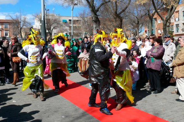 Concurso Trajes con materiales reciclados-2014-03-04-fuente Area de Comunicación Municipal-100