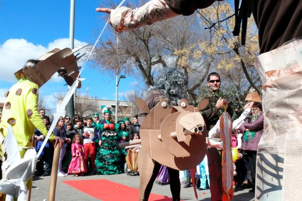 Concurso Trajes con materiales reciclados-2014-03-04-fuente Area de Comunicación Municipal-131