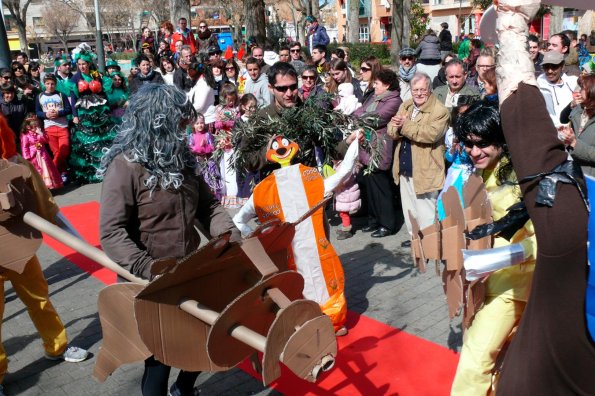 Concurso Trajes con materiales reciclados-2014-03-04-fuente Area de Comunicación Municipal-139