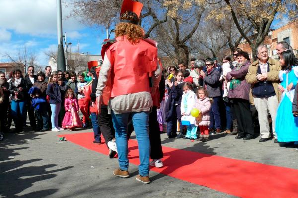 Concurso Trajes con materiales reciclados-2014-03-04-fuente Area de Comunicación Municipal-146