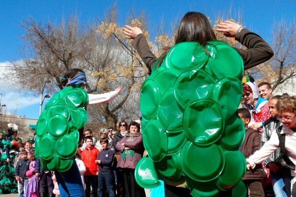 Concurso Trajes con materiales reciclados-2014-03-04-fuente Area de Comunicación Municipal-171