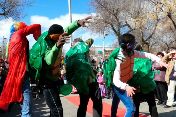 Concurso Trajes con materiales reciclados-2014-03-04-fuente Area de Comunicación Municipal-184