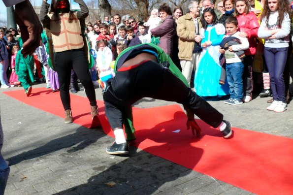 Concurso Trajes con materiales reciclados-2014-03-04-fuente Area de Comunicación Municipal-193