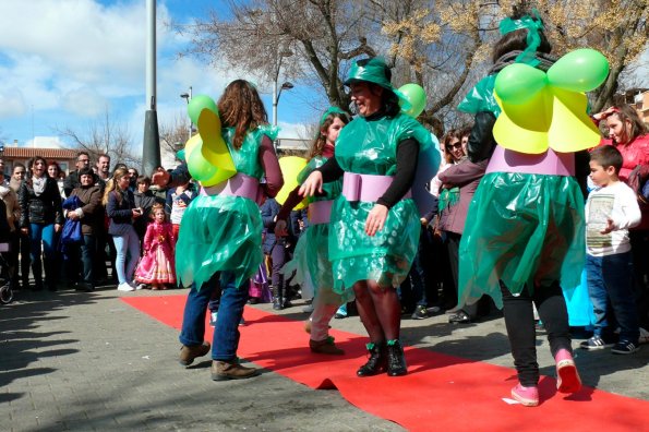 Concurso Trajes con materiales reciclados-2014-03-04-fuente Area de Comunicación Municipal-214