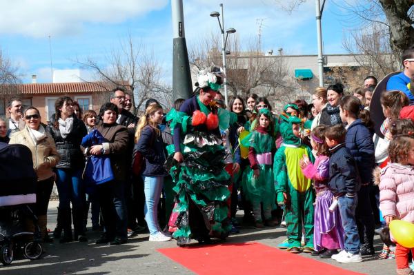 Concurso Trajes con materiales reciclados-2014-03-04-fuente Area de Comunicación Municipal-233