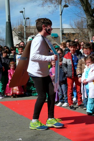 Concurso Trajes con materiales reciclados-2014-03-04-fuente Area de Comunicación Municipal-246