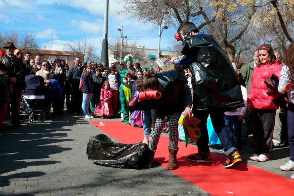 Concurso Trajes con materiales reciclados-2014-03-04-fuente Area de Comunicación Municipal-260