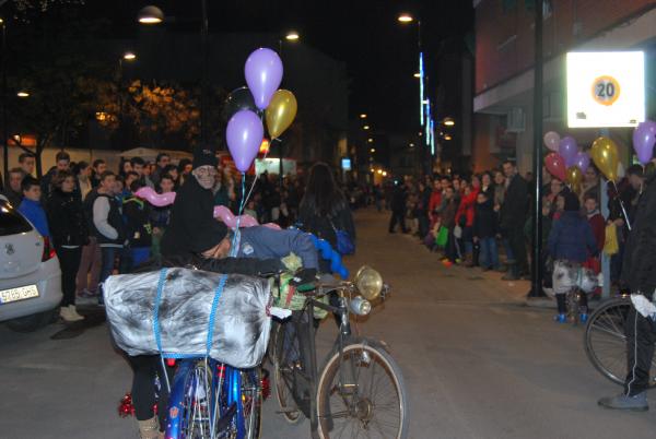 Cabalgata Reyes Magos 2015 - Grupo de bicicletas clásicas de Miguelturra vestidos de carboneros reales - Fuente Esmeralda Muñoz Sanchez - 22