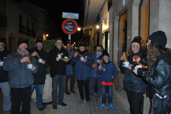 Cabalgata Reyes Magos 2015 - Grupo de bicicletas clásicas de Miguelturra vestidos de carboneros reales - Fuente Esmeralda Muñoz Sanchez - 30