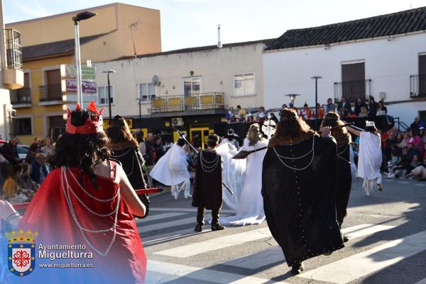 Domingo Piñata Carnaval 2024-06-Los Tardios-Fuente imagen Area Comunicación Ayuntamiento de Miguelturra-015