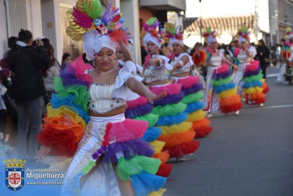 Domingo Piñata Carnaval 2024-07-El Puntillo-Fuente imagen Area Comunicación Ayuntamiento de Miguelturra-012