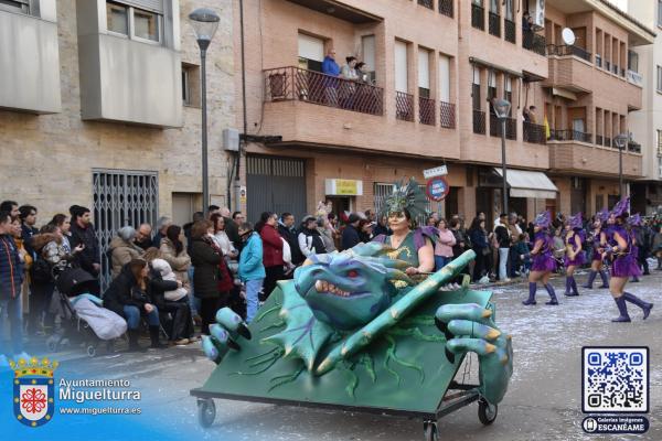 domingo piñata 2025-purpurina-Fuente imagen Area Comunicación Ayuntamiento de Miguelturra-008