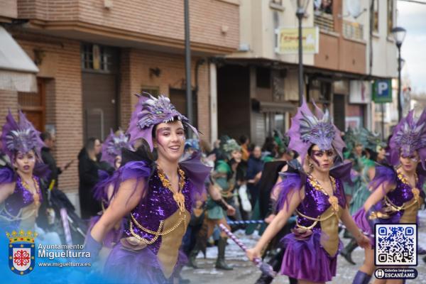 domingo piñata 2025-purpurina-Fuente imagen Area Comunicación Ayuntamiento de Miguelturra-010