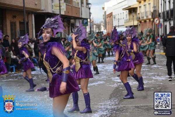 domingo piñata 2025-purpurina-Fuente imagen Area Comunicación Ayuntamiento de Miguelturra-013